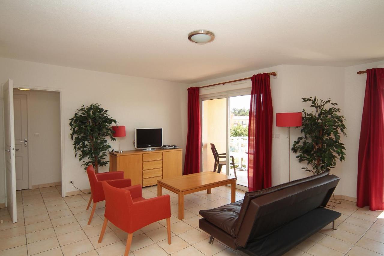 Residence La Pinede Ле Баркарес Экстерьер фото